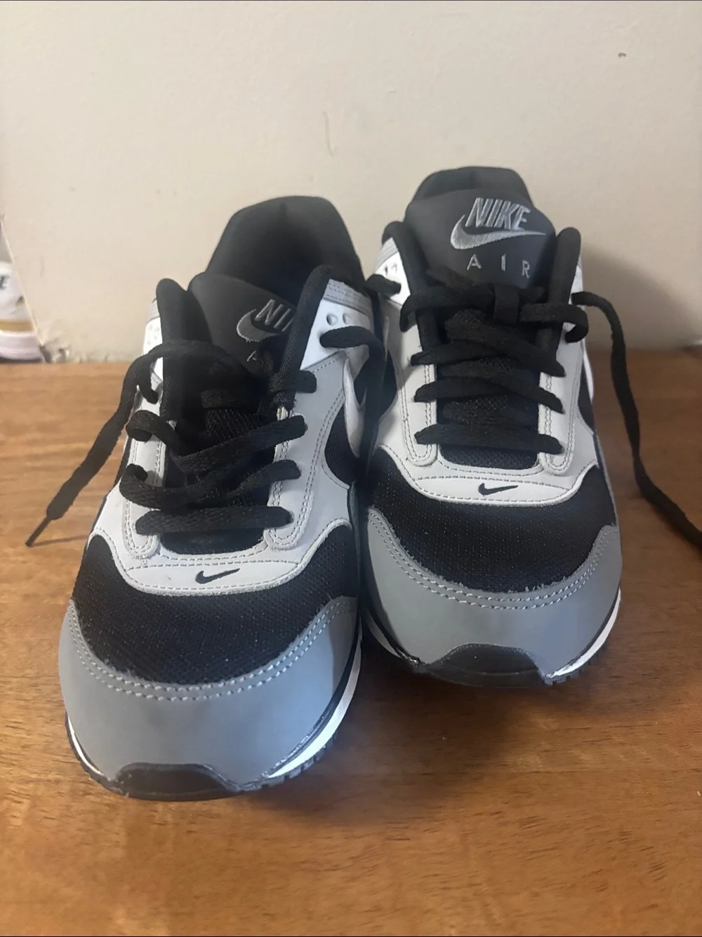 Nike Men’s Air Max Sneakers - Black, Gray, White size 10
